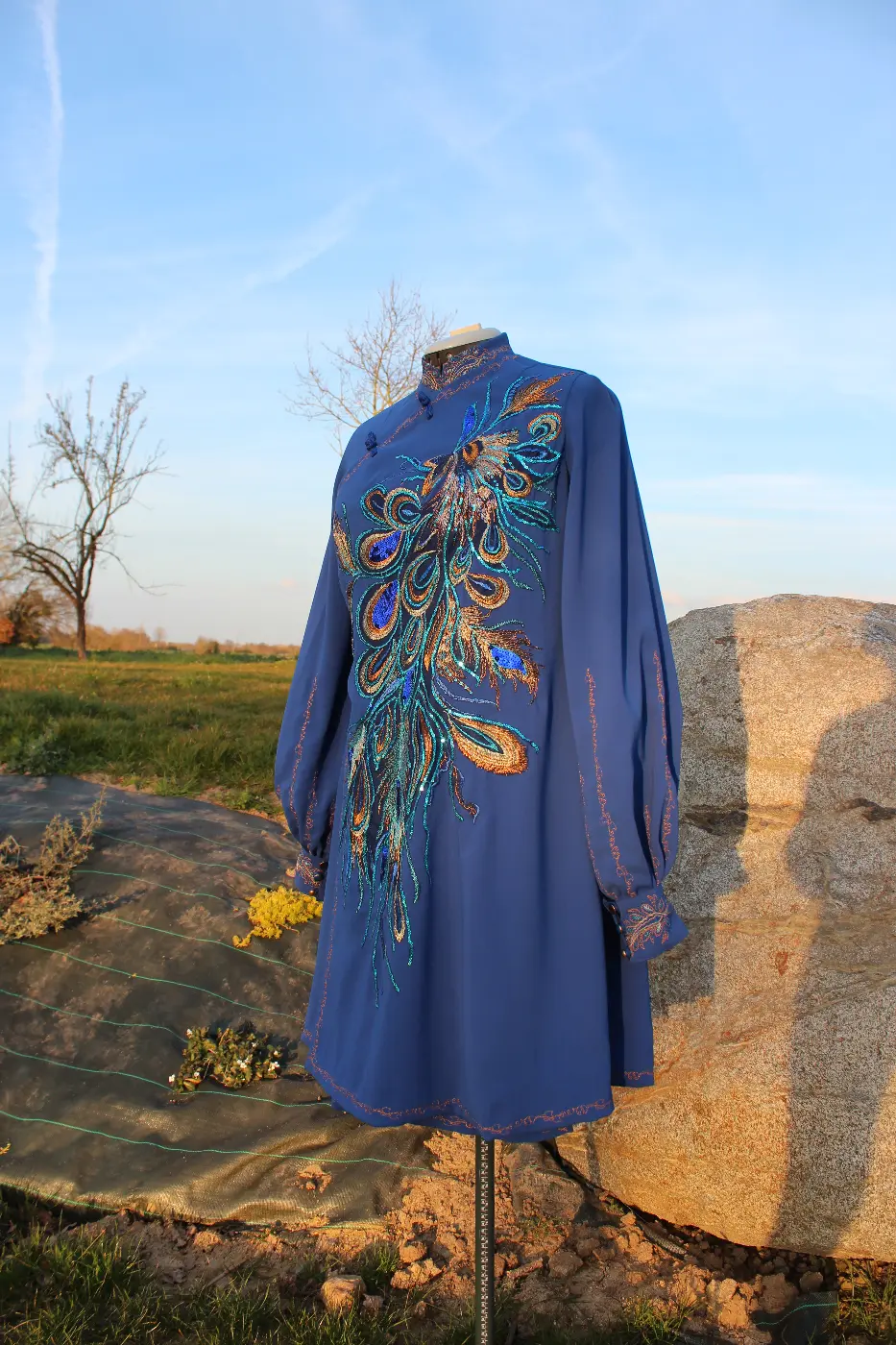 Robe bleue asiatique création Création Robe bleue asiatique brodé création